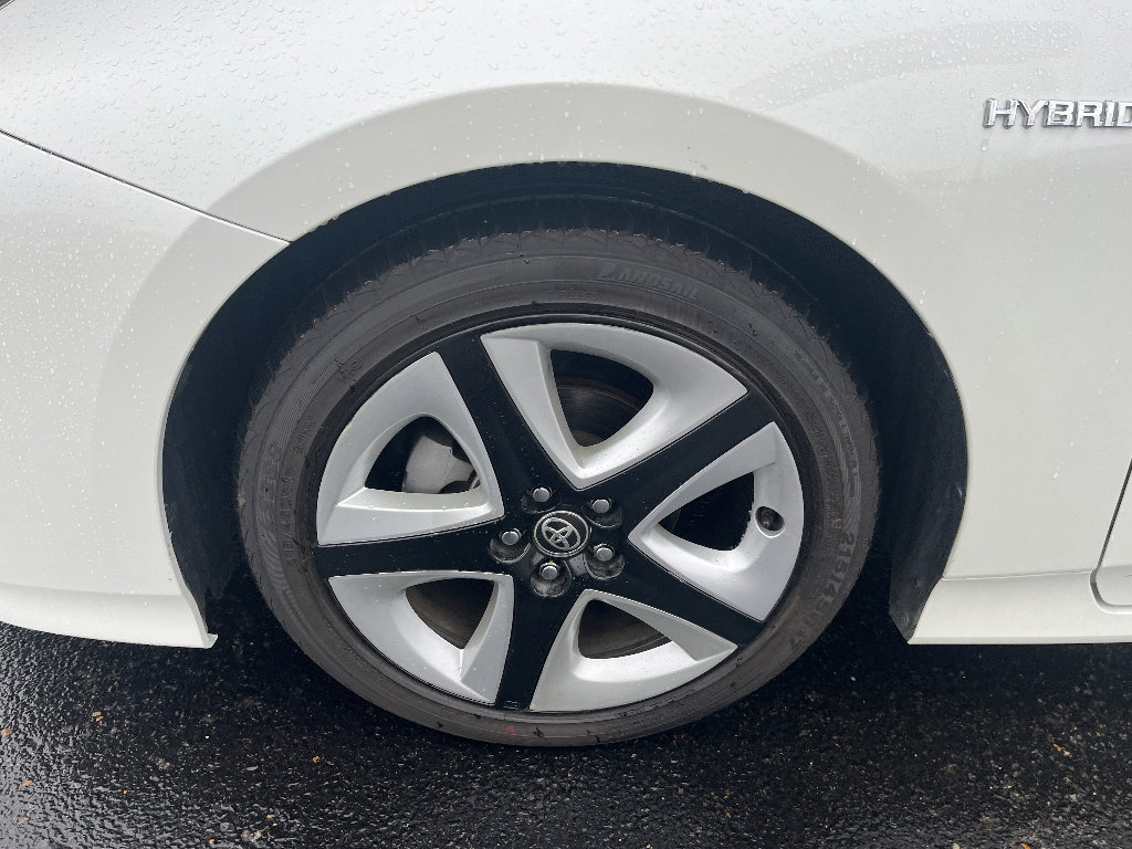 Used 2016 Toyota Prius Three Touring image 12