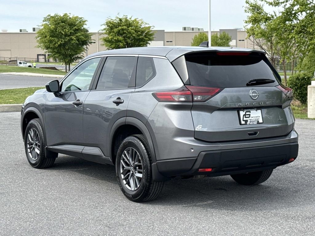 Used 2025 Nissan Rogue S AWD/4WD image 27