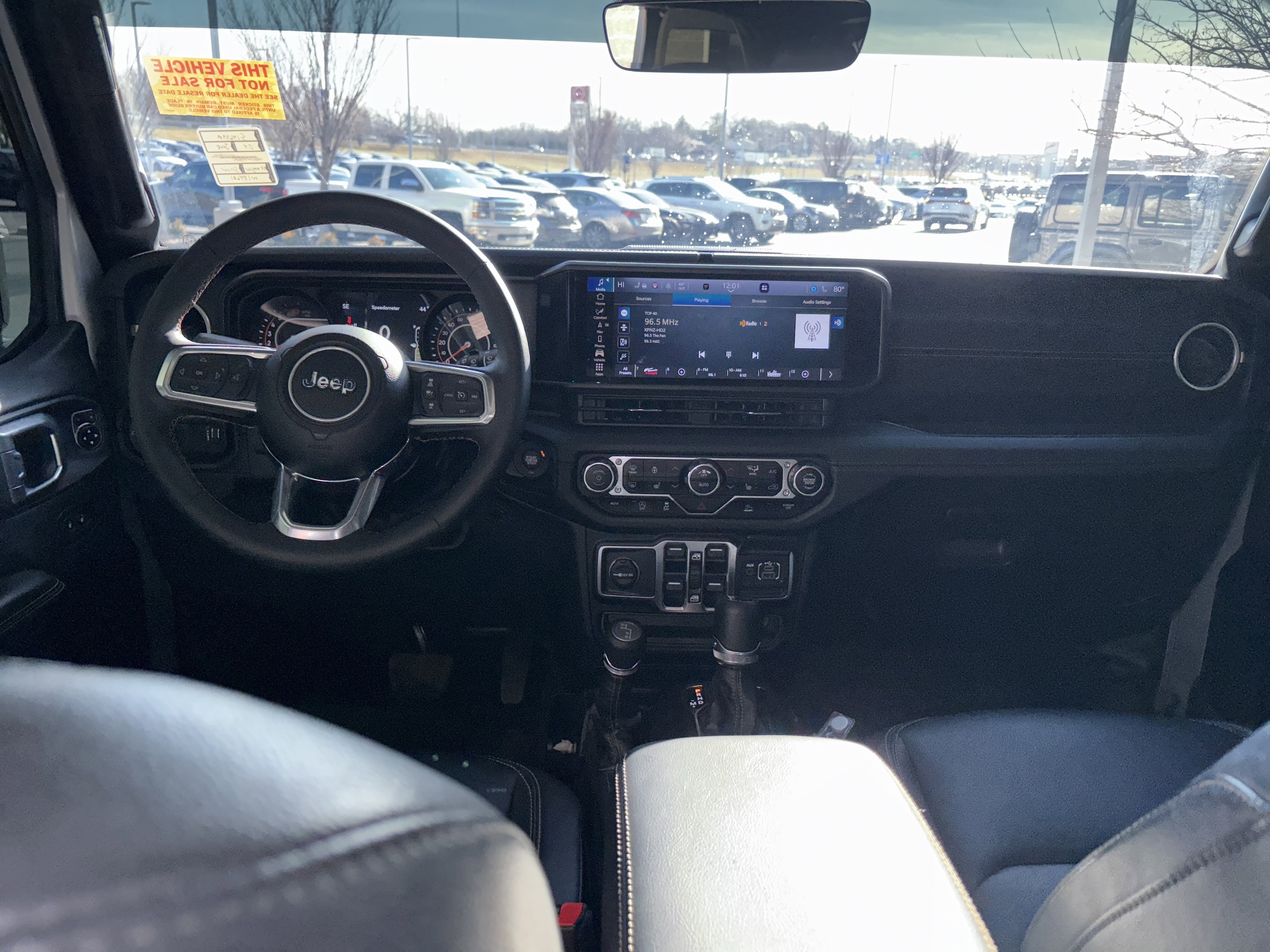 Used 2024 Jeep Wrangler Unlimited Sahara w/ Technology Group image 28