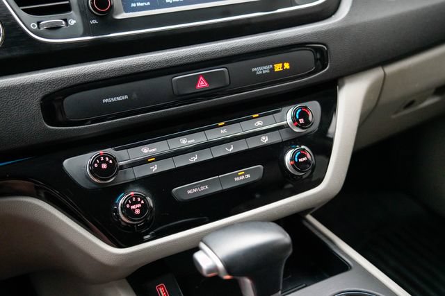 Used 2020 Kia Sedona EX FWD image 30