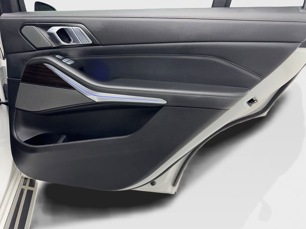 Used 2023 BMW X7 xDrive40i image 46