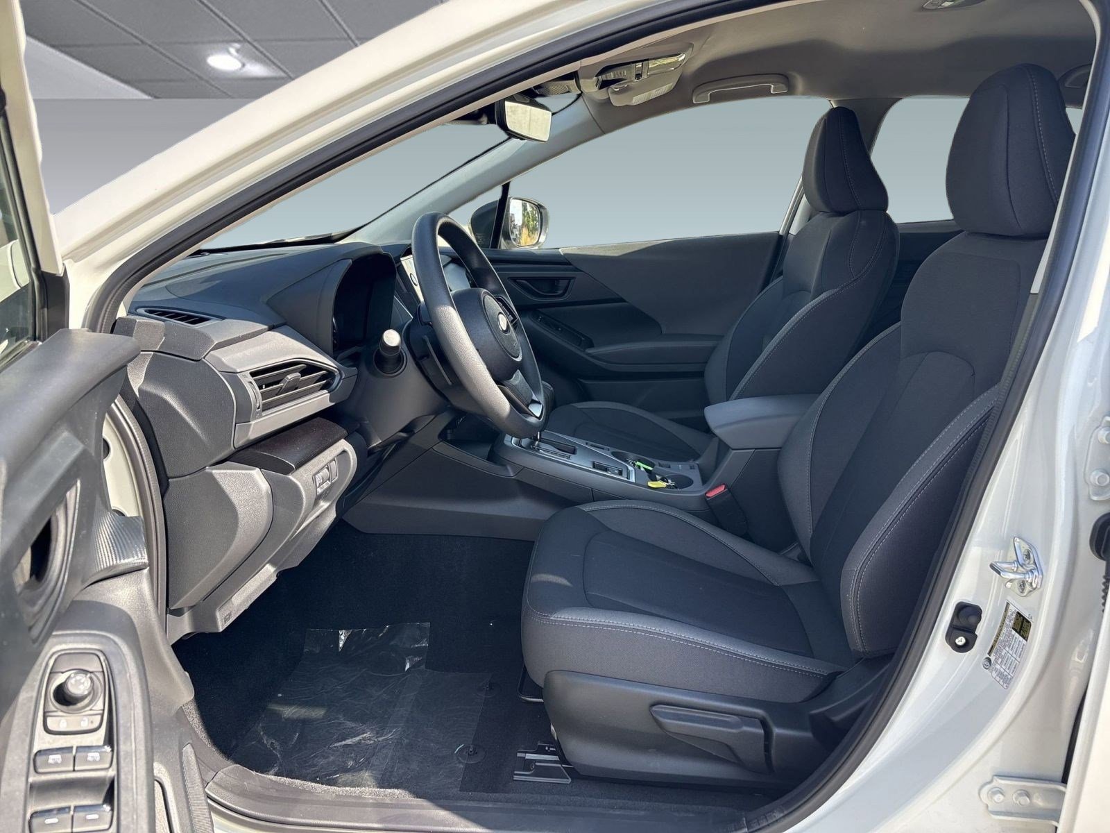 Used 2025 Subaru Crosstrek 2.0i Premium image 4