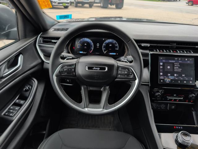 Used 2024 Jeep Grand Cherokee L Laredo w/ Trailer Tow Package AWD/4WD image 17