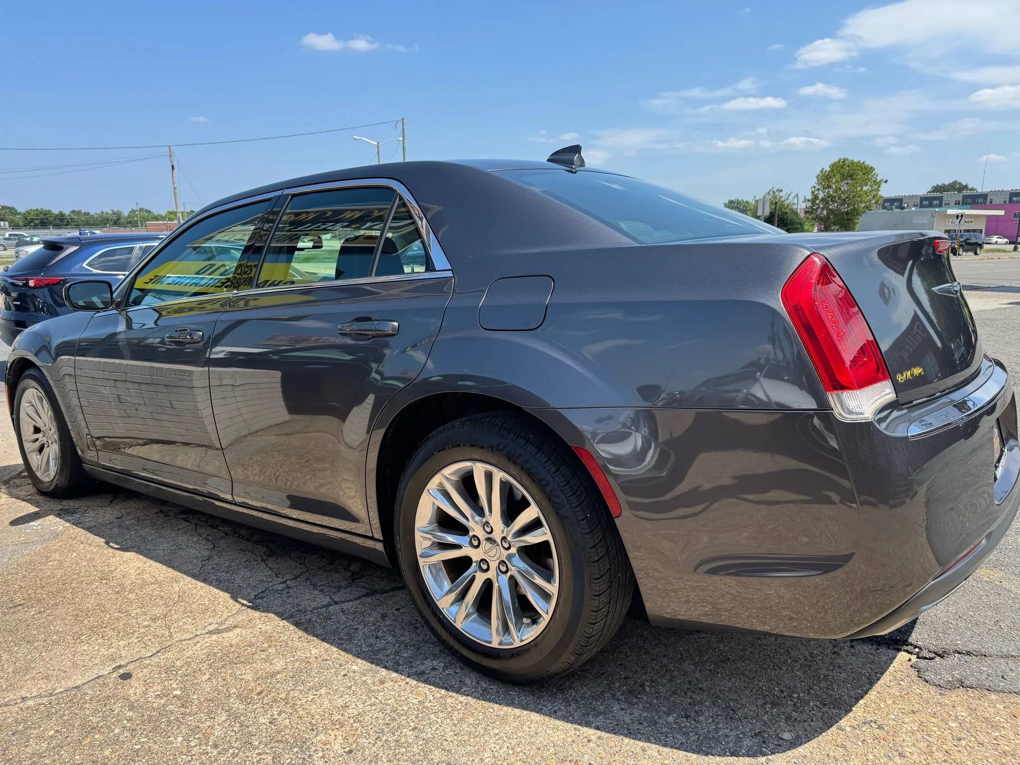 Used 2016 Chrysler 300 Limited image 5