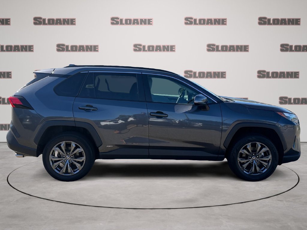 Used 2022 Toyota RAV4 XLE Premium AWD/4WD image 6