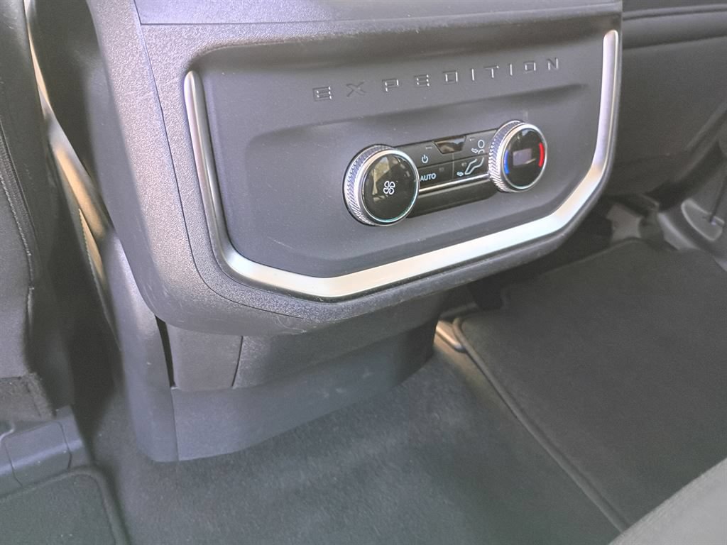 Used 2025 Ford Expedition Max Active RWD image 9