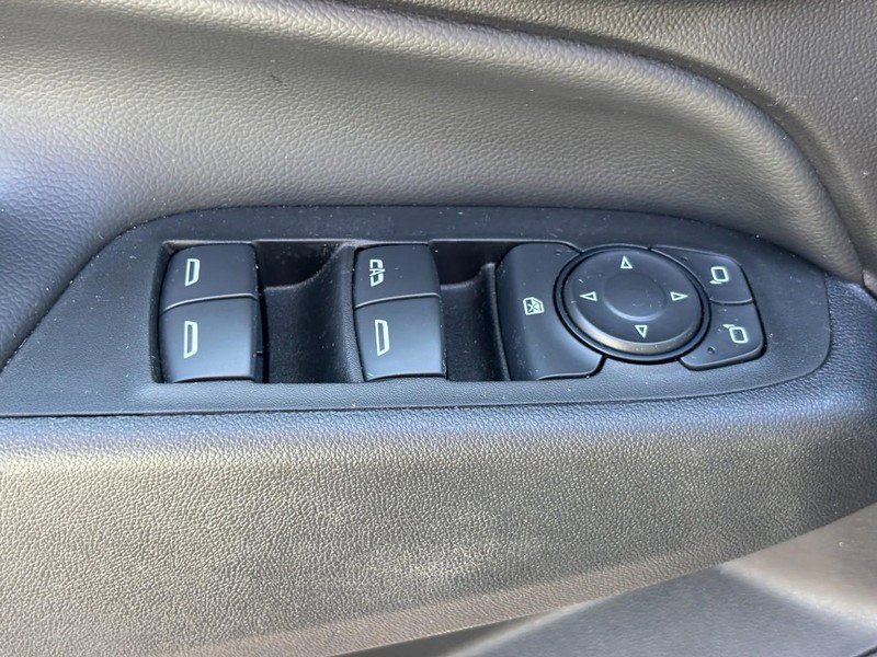 Used 2021 Chevrolet Equinox LT image 16