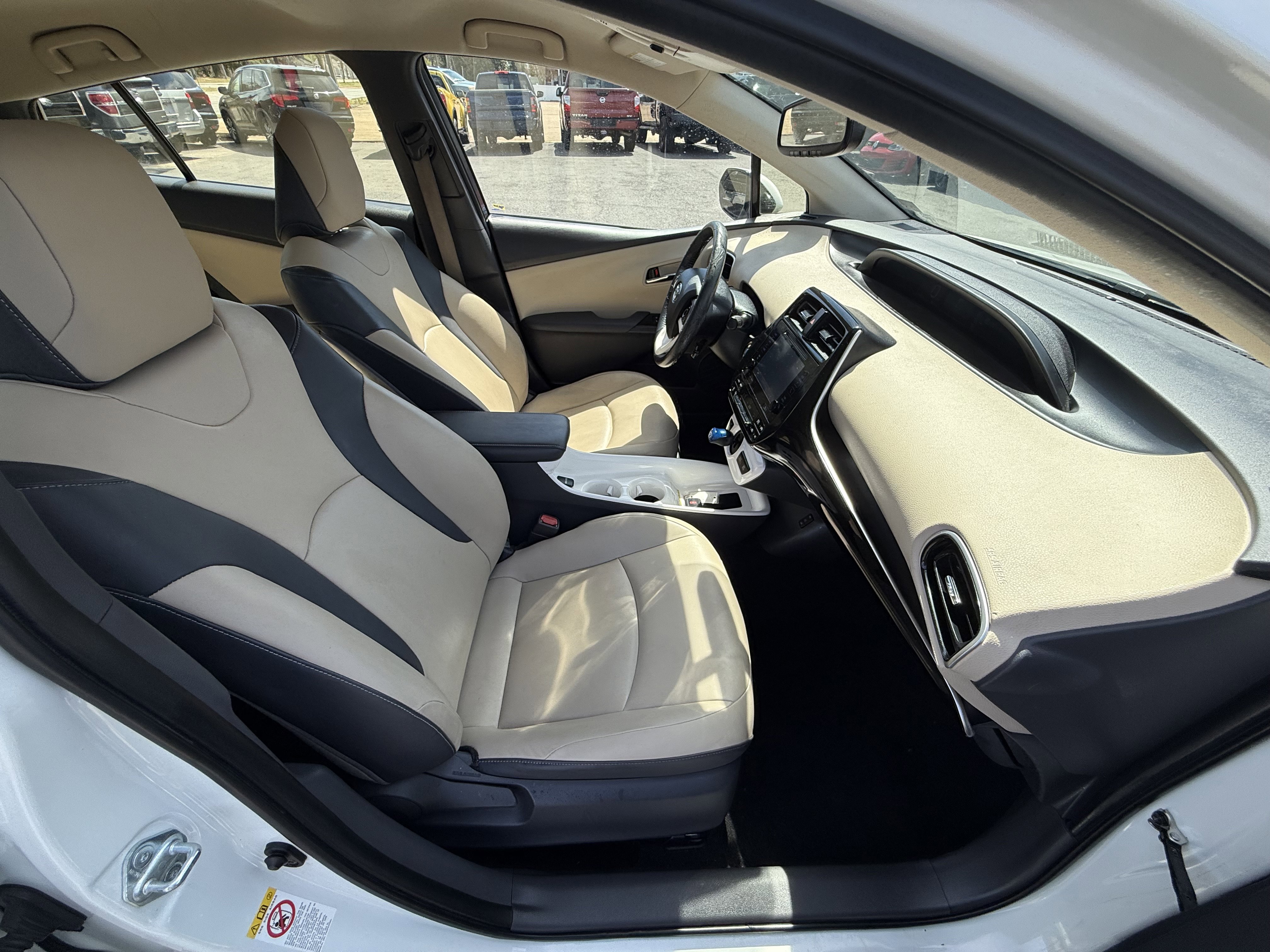 Used 2016 Toyota Prius Four Touring FWD image 19