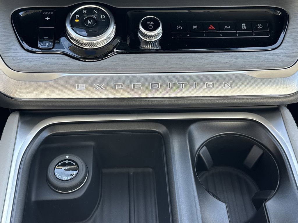 New 2026 Ford Expedition Max Platinum image 35