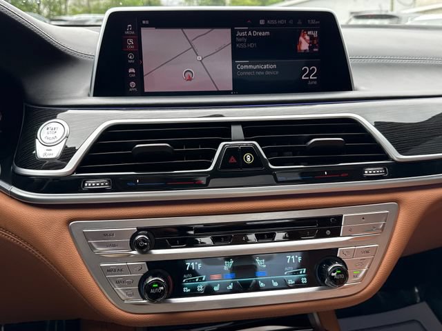 Used 2020 BMW 750i xDrive w/ Executive Package AWD/4WD image 15
