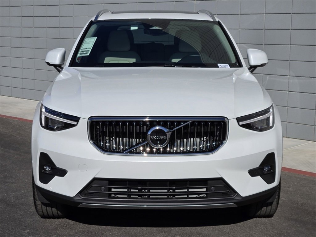 New 2025 Volvo XC40 B5 Ultra w/ Protection Package image 5