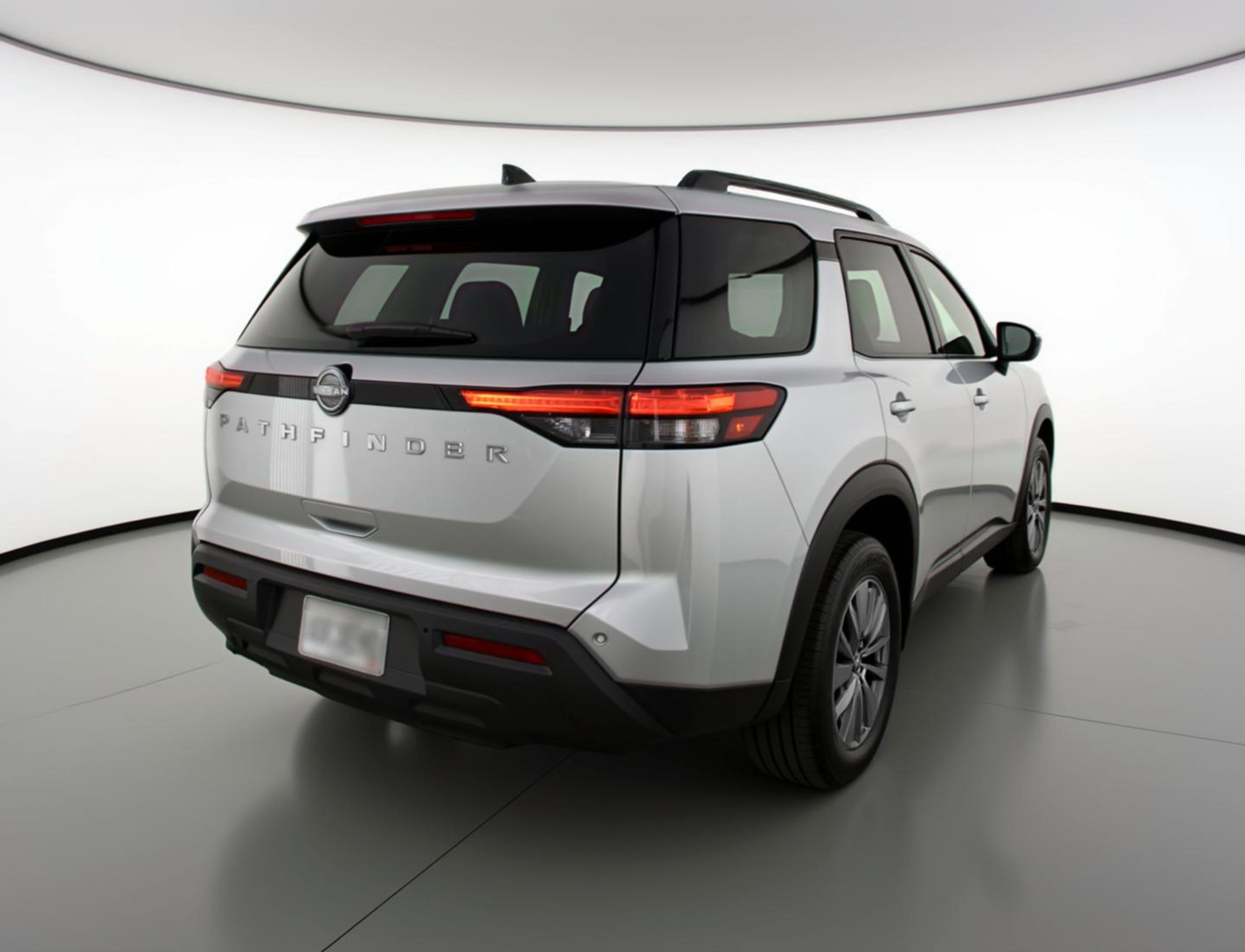 Used 2025 Nissan Pathfinder SV image 9