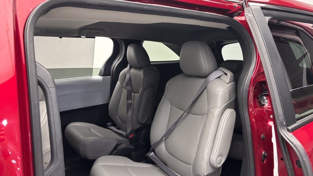 Certified 2025 Toyota Sienna XLE w/ XLE Plus Package AWD/4WD image 20