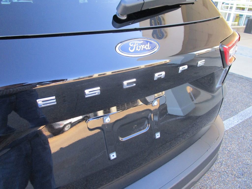 Used 2025 Ford Escape ST-Line FWD image 12