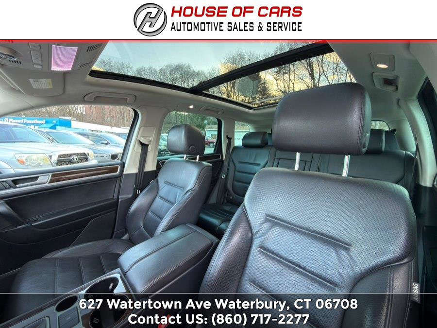 Used 2016 Volkswagen Touareg Sport AWD/4WD image 21