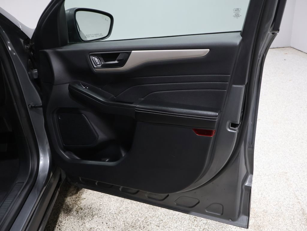 Used 2022 Ford Escape SE image 23