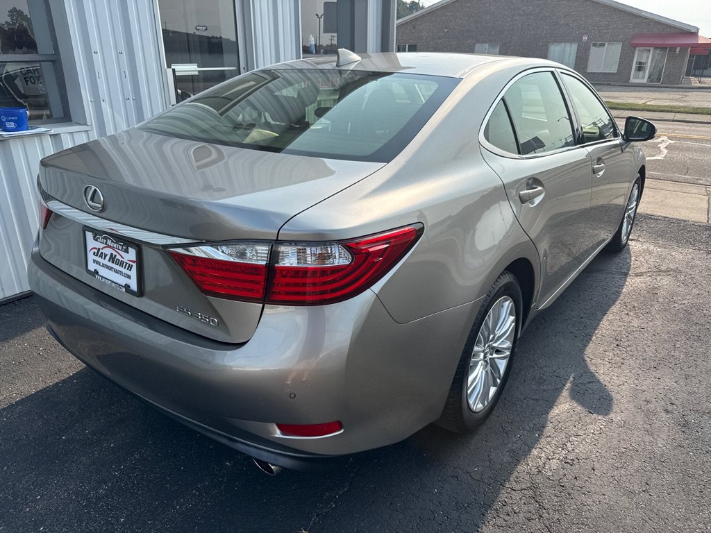 Used 2015 Lexus ES 350 w/ Luxury Package FWD image 7