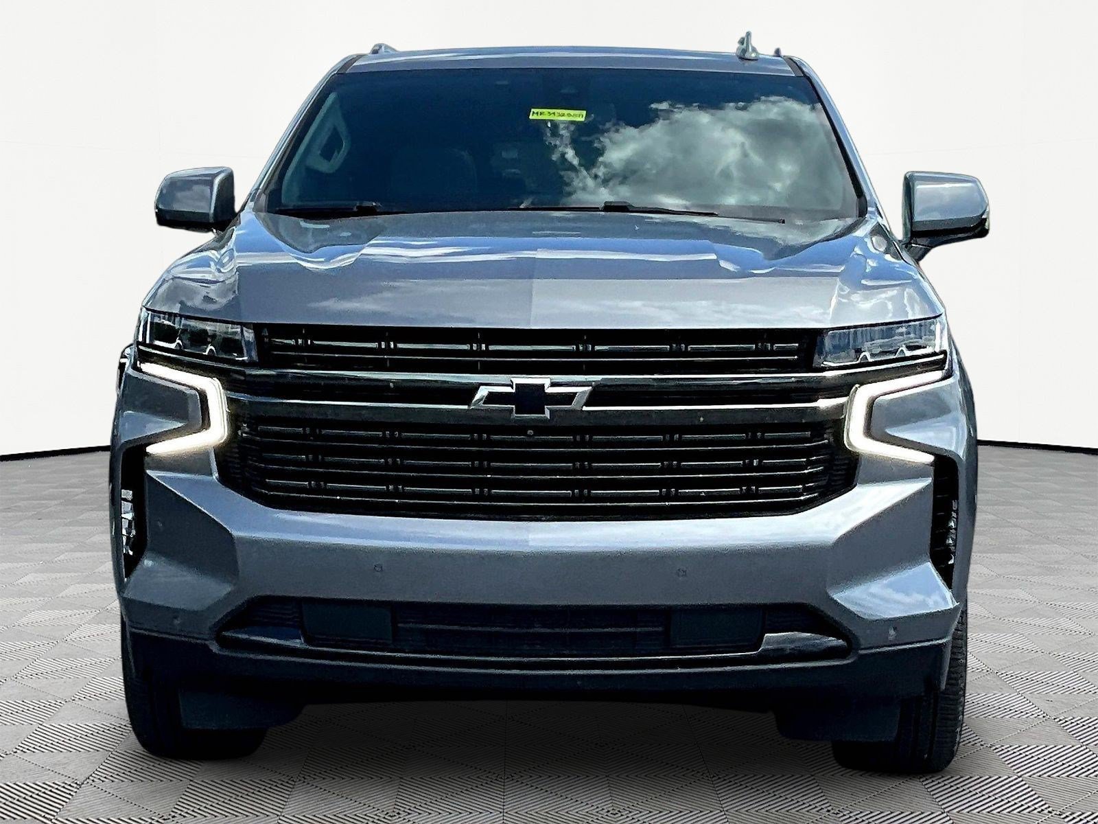 Used 2021 Chevrolet Suburban RST w/ Luxury Package AWD/4WD image 2