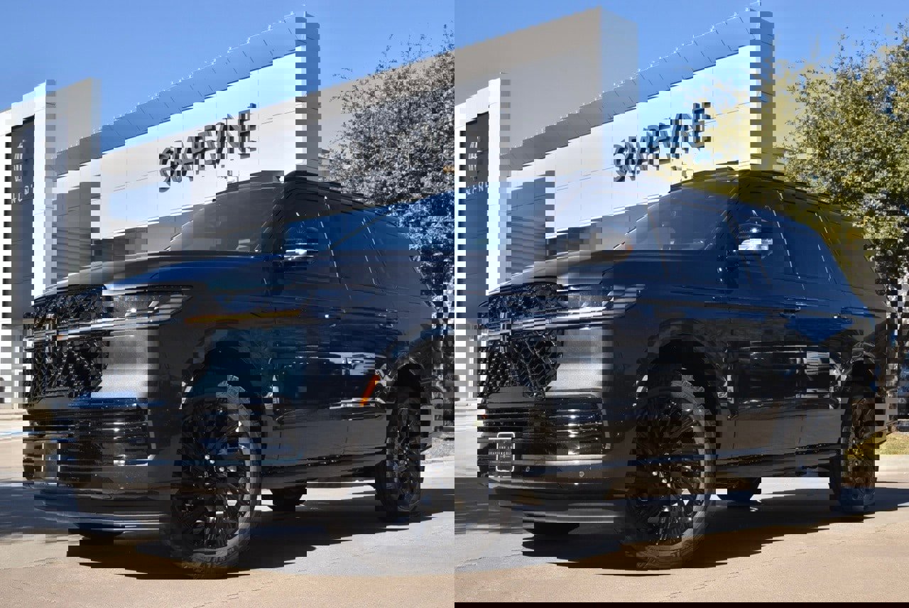 New 2025 Lincoln Navigator Reserve w/ Jet Appearance Package image 8