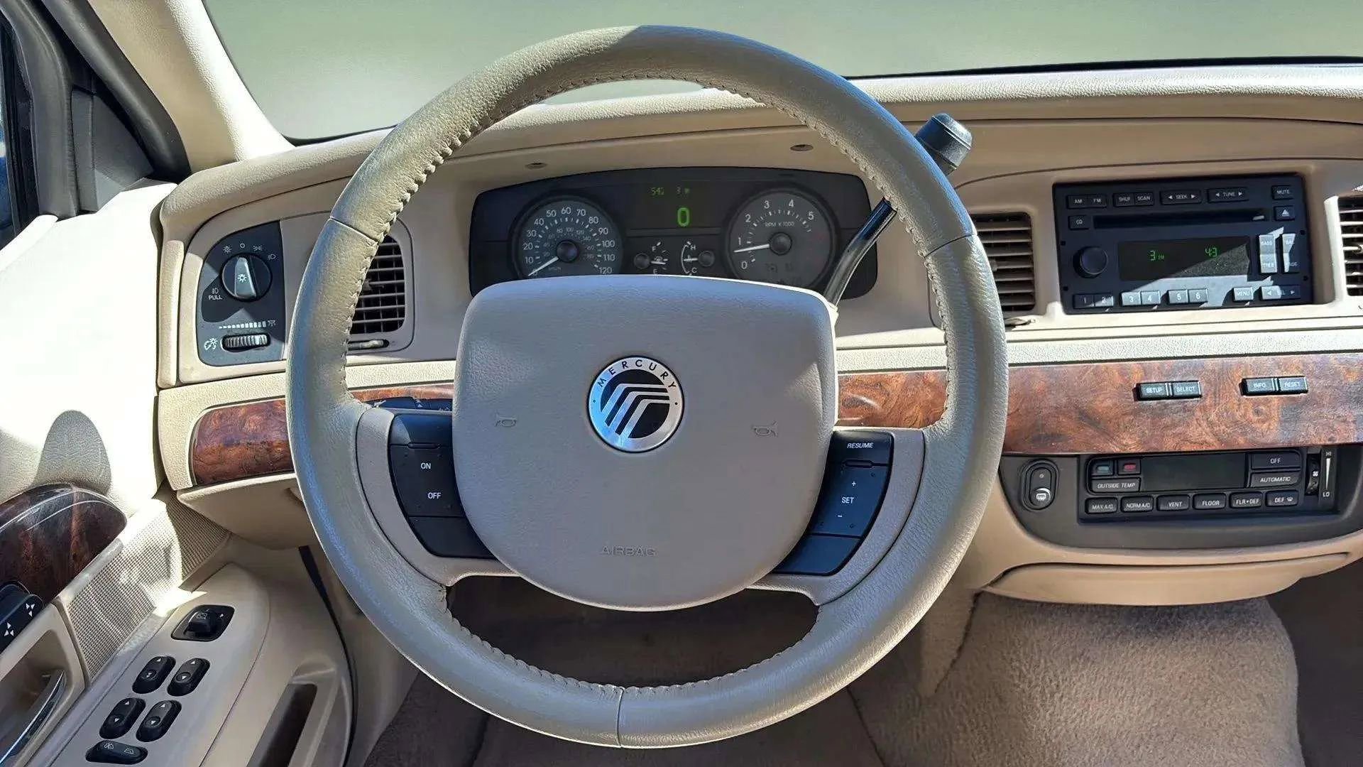 Used 2007 Mercury Grand Marquis LS image 30