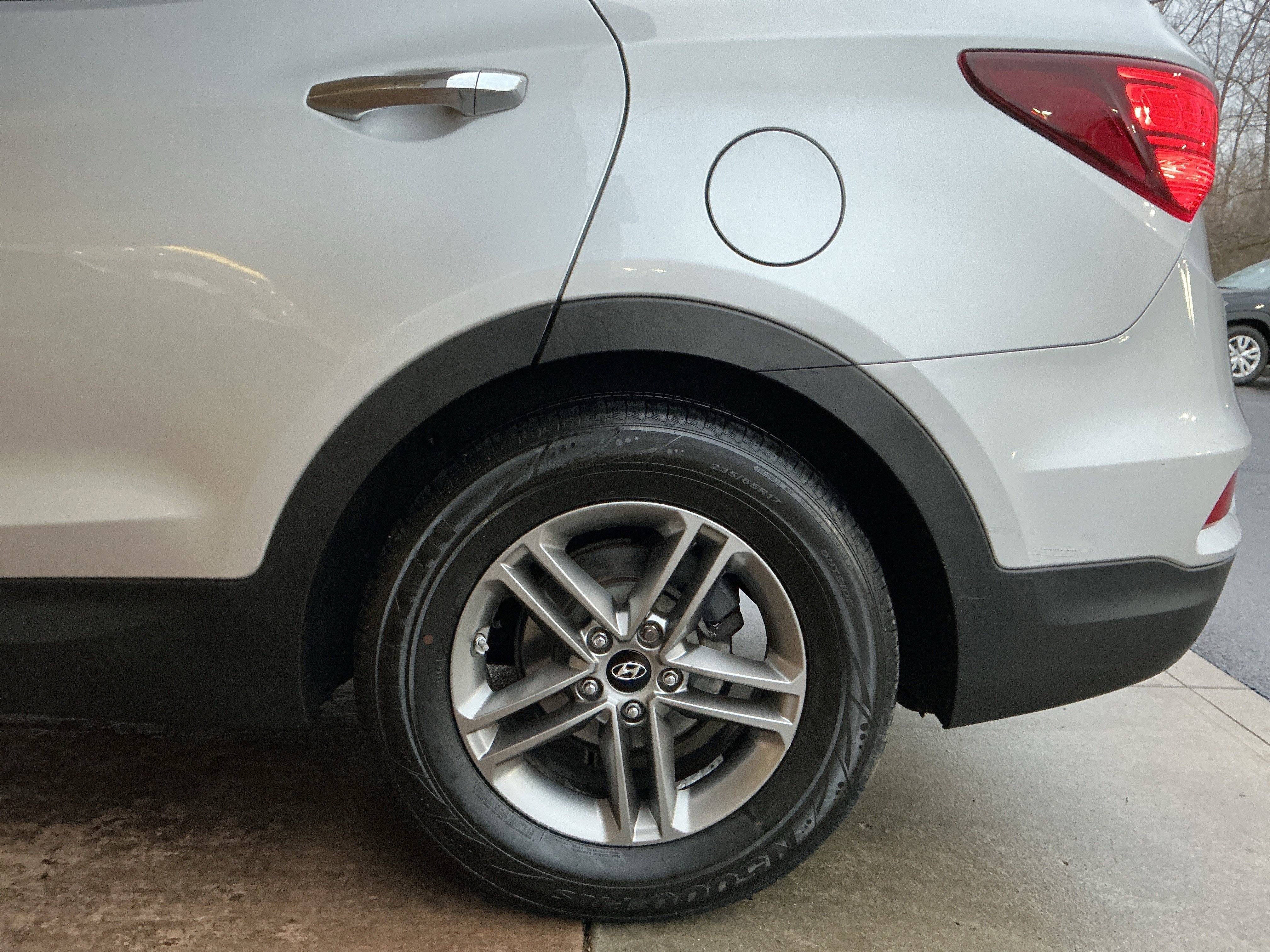 Used 2017 Hyundai Santa Fe Sport image 23