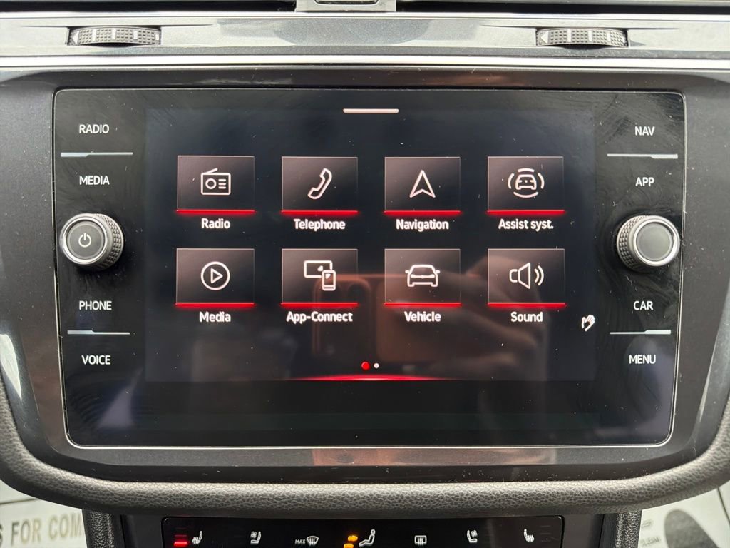 Used 2022 Volkswagen Tiguan SEL R-Line image 38