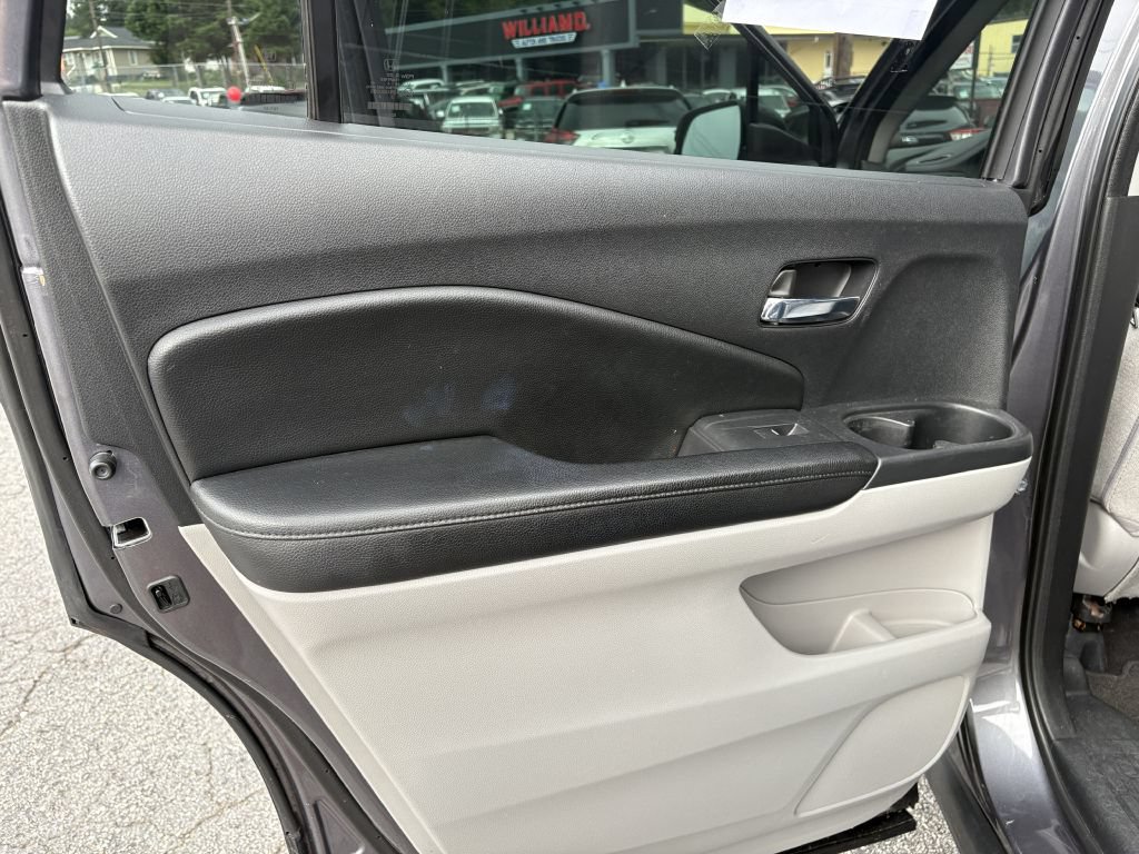 Used 2016 Honda Pilot LX image 13