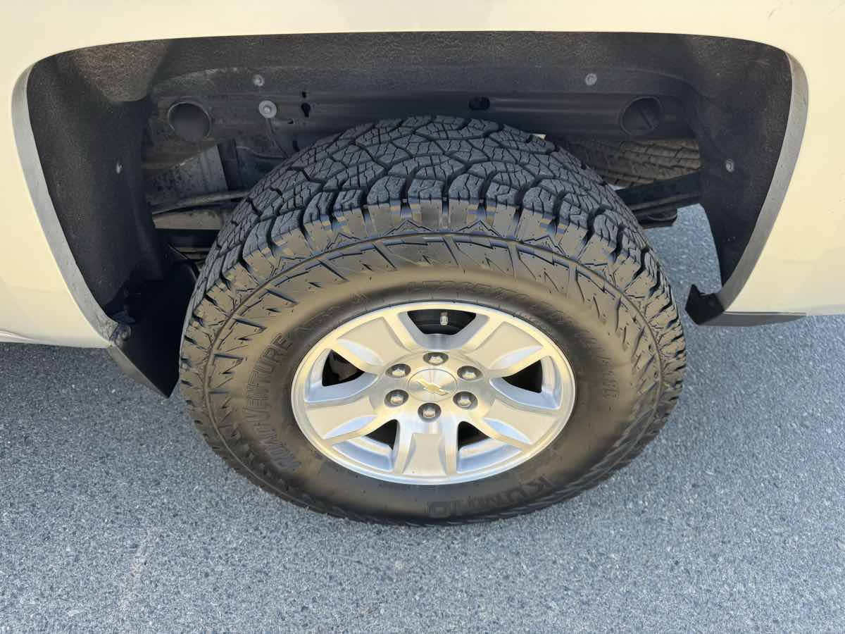 Used 2016 Chevrolet Silverado 1500 LT w/ LT Eassist Package RWD image 32