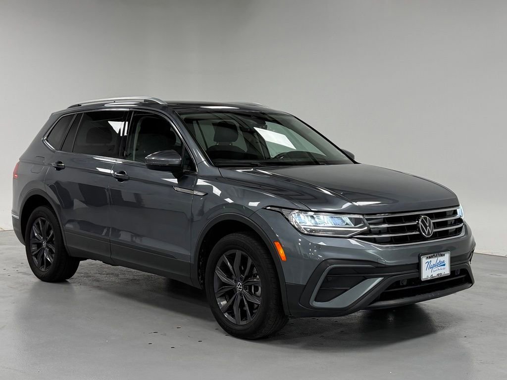 Used 2022 Volkswagen Tiguan SE w/ Panoramic Sunroof Package image 6