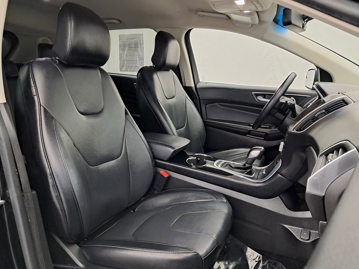 Used 2017 Ford Edge Titanium FWD image 29