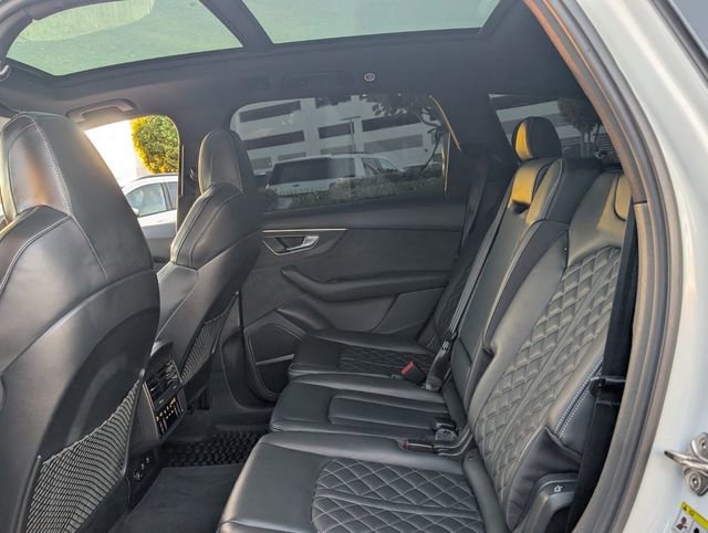 Used 2021 Audi SQ7 Premium Plus w/ Driver Assistance Package image 7