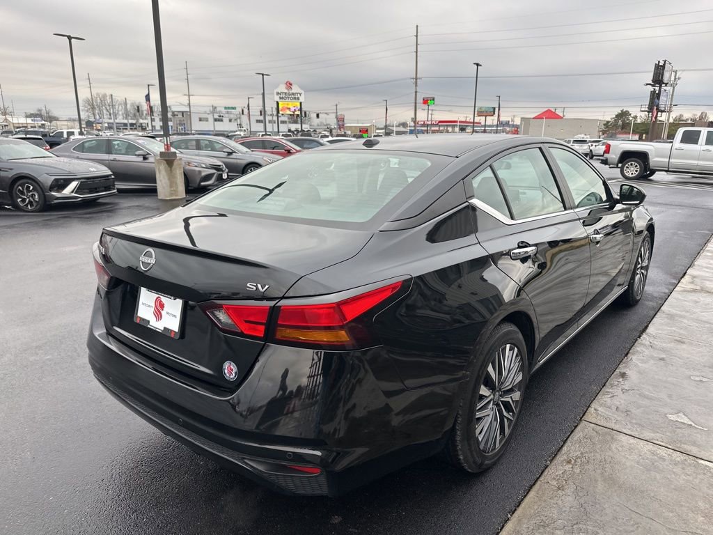 Used 2024 Nissan Altima 2.5 SV FWD image 7