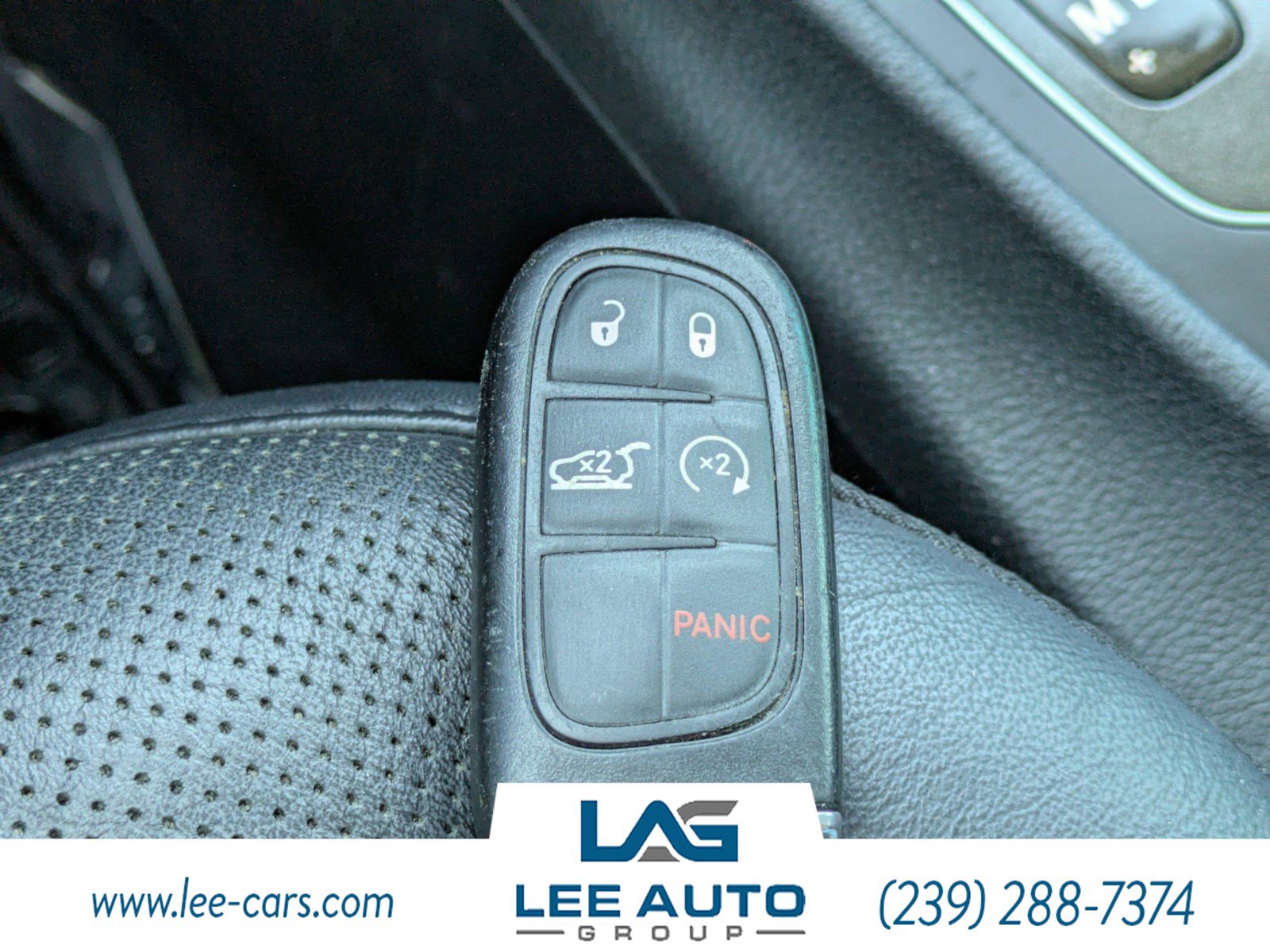 Used 2020 Jeep Cherokee Trailhawk AWD/4WD image 29