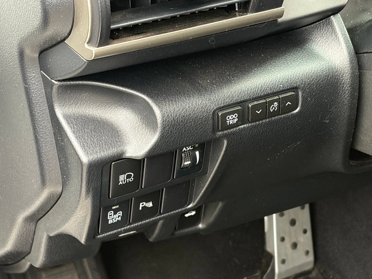 Used 2019 Lexus IS 300 F Sport w/ F Sport Package RWD image 7