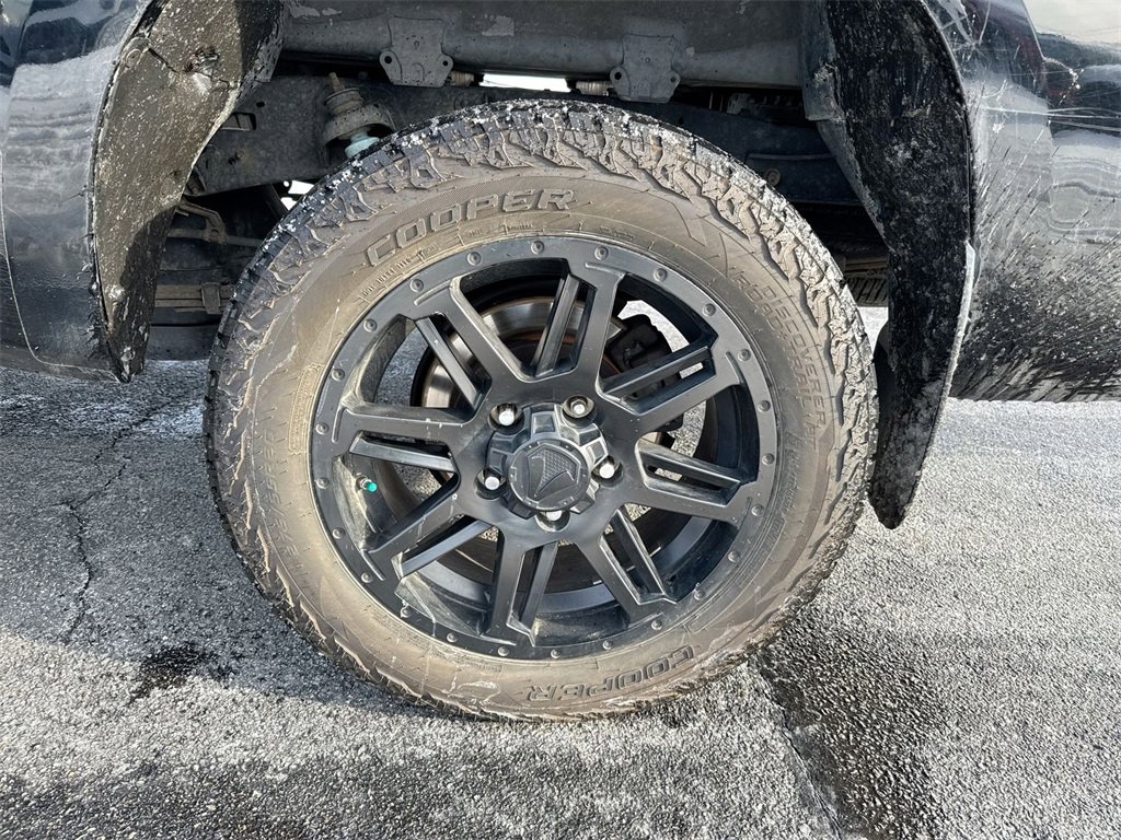 Used 2009 Toyota Tundra 4x4 Double Cab image 25