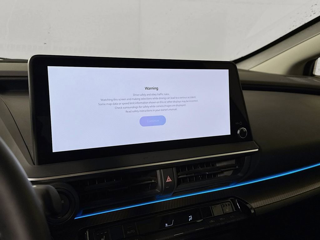 Used 2025 Toyota Prius XLE image 17