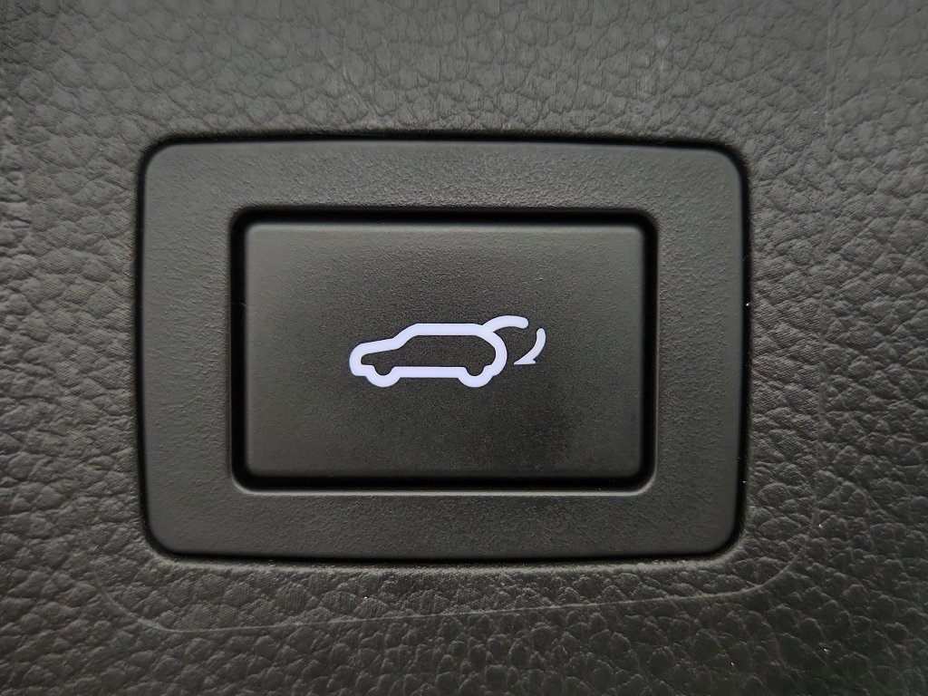 Used 2018 Hyundai Santa Fe Limited AWD/4WD image 38