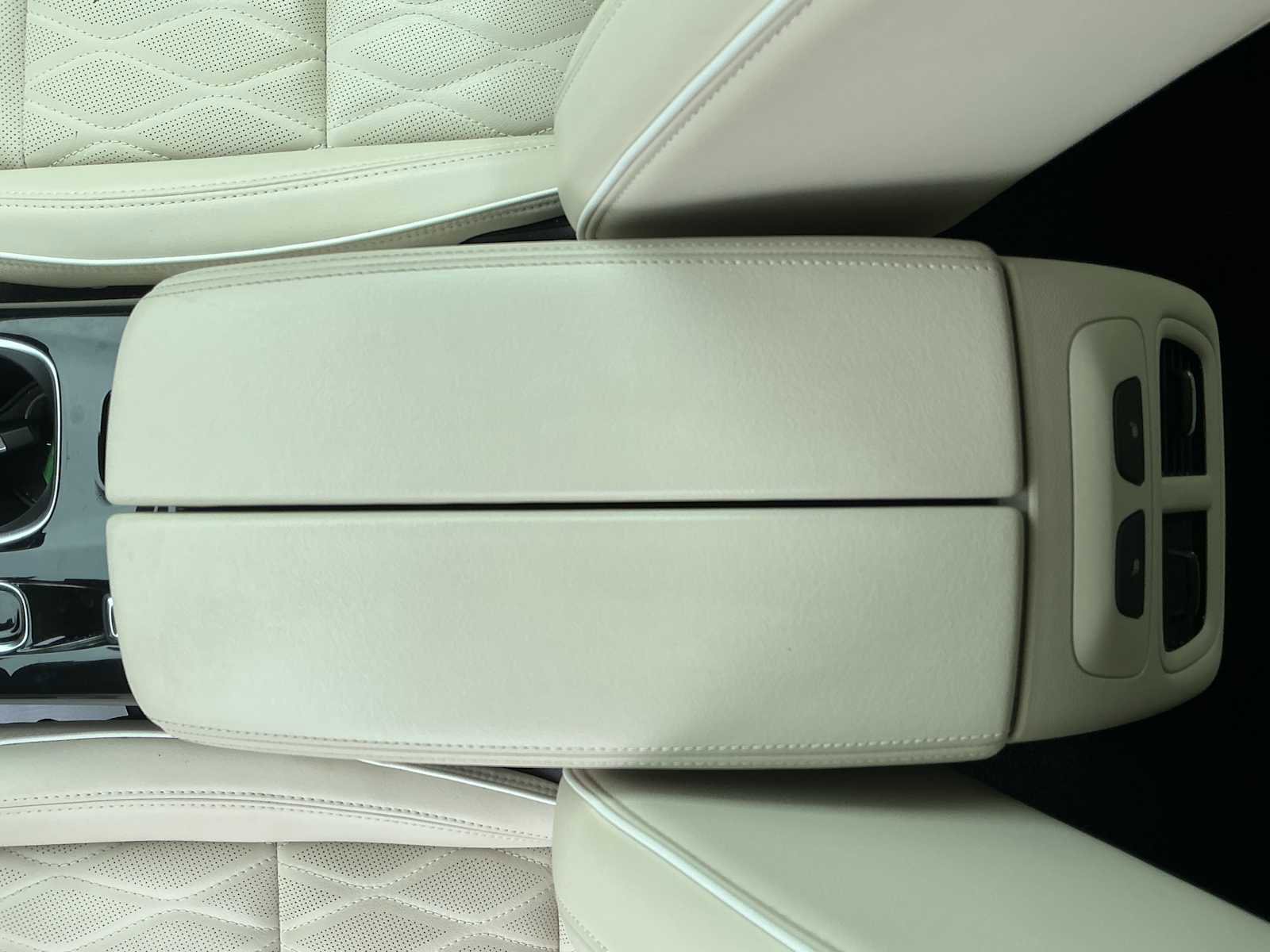 Used 2023 Buick Envision Avenir image 18