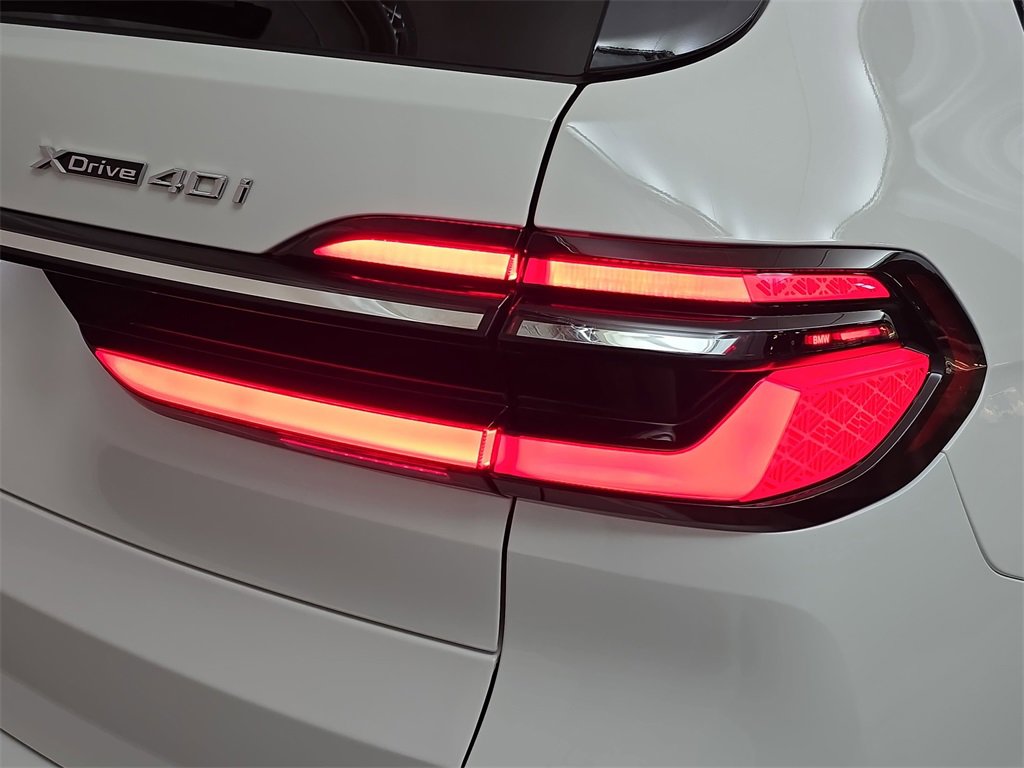 Used 2023 BMW X7 xDrive40i w/ M Sport Package image 37