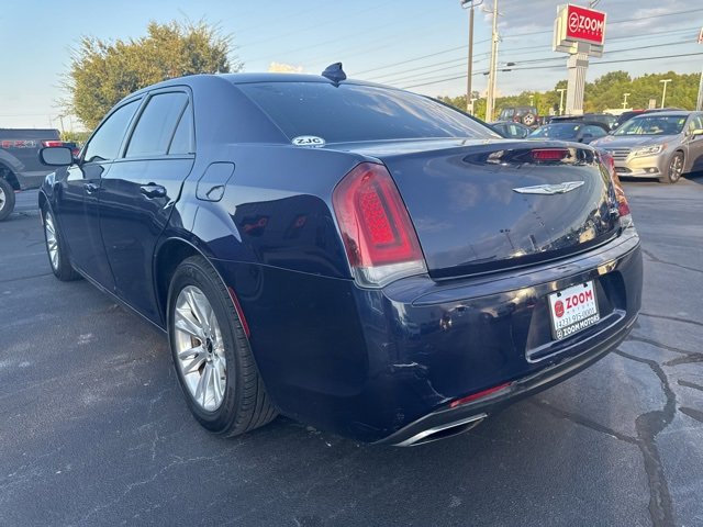 Used 2017 Chrysler 300 S image 7