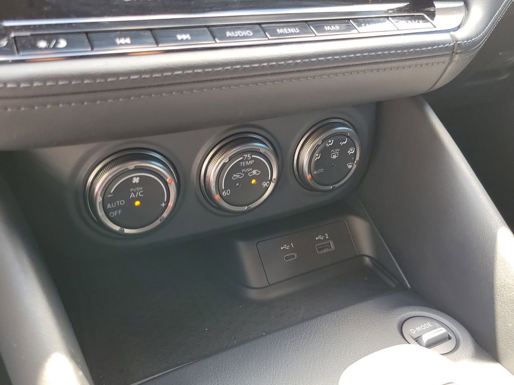 Certified 2025 Nissan Z Performance w/ Floor Mat Package RWD image 27