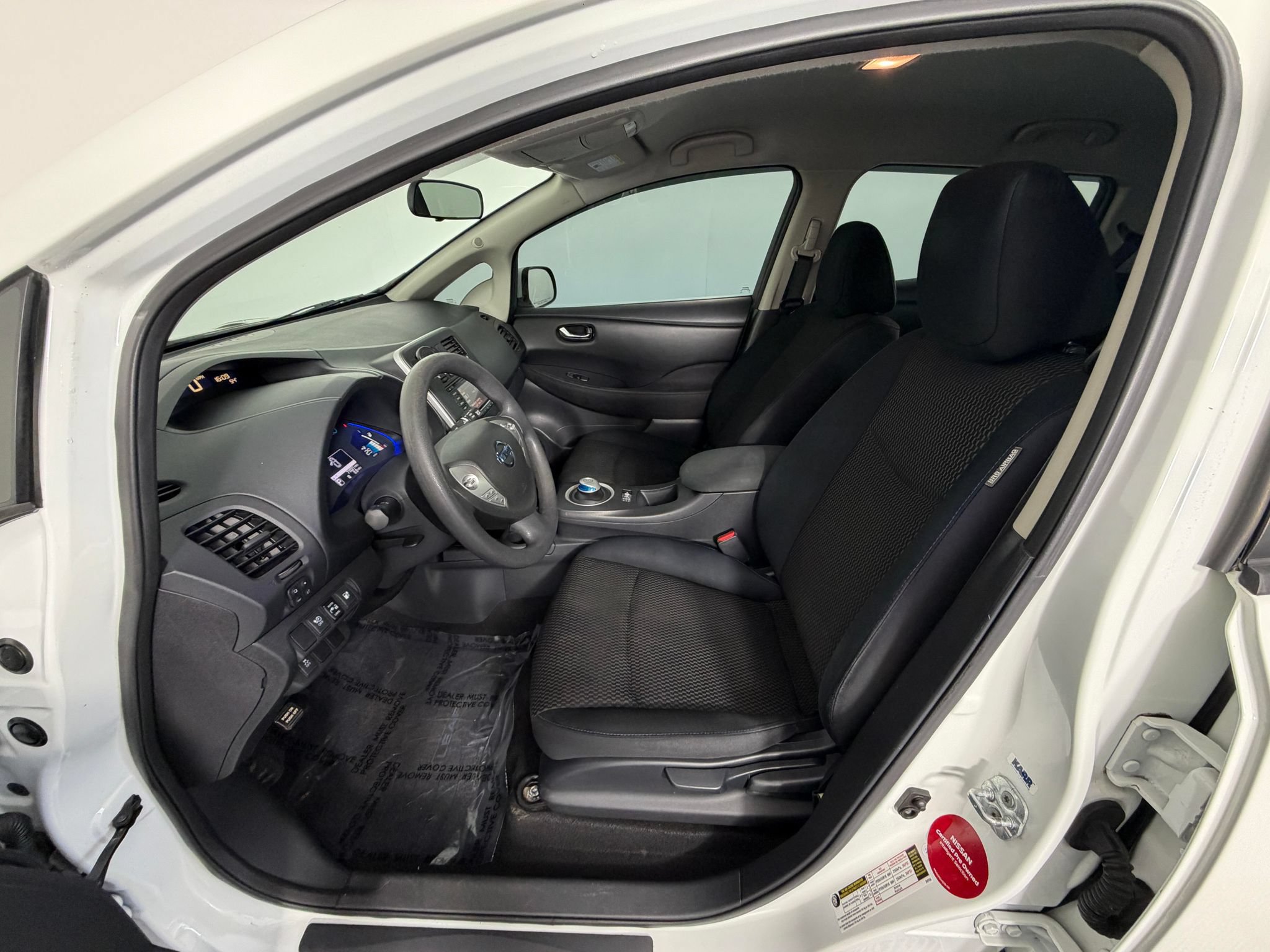 Used 2017 Nissan Leaf S FWD image 18