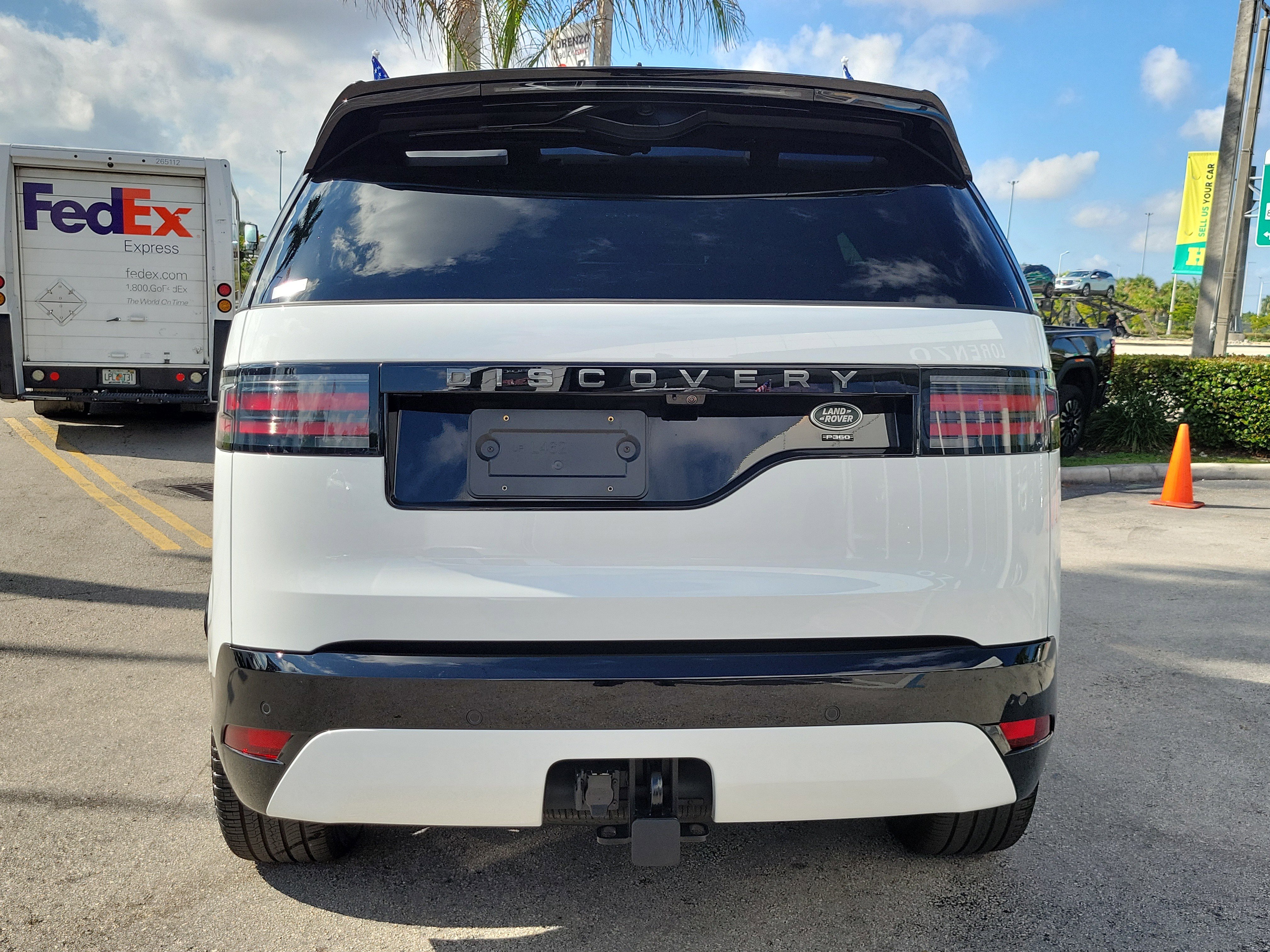 Used 2023 Land Rover Discovery HSE R-Dynamic image 6
