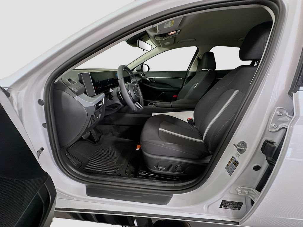 New 2026 Hyundai Sonata SEL FWD image 15