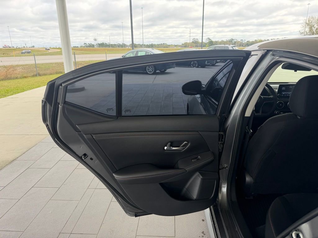 Used 2023 Nissan Sentra SR w/ Midnight Edition Package image 14