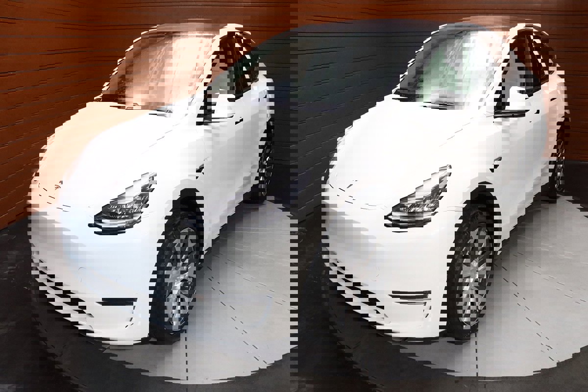 Used 2022 Tesla Model Y Long Range image 5