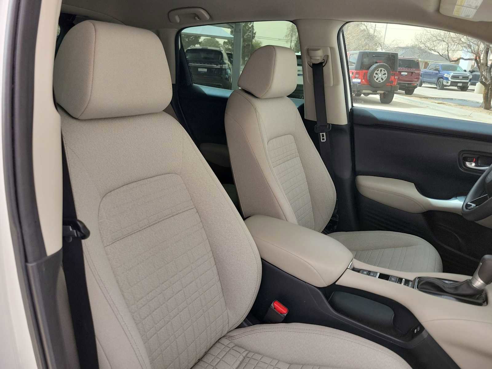 Used 2025 Honda HR-V LX image 10