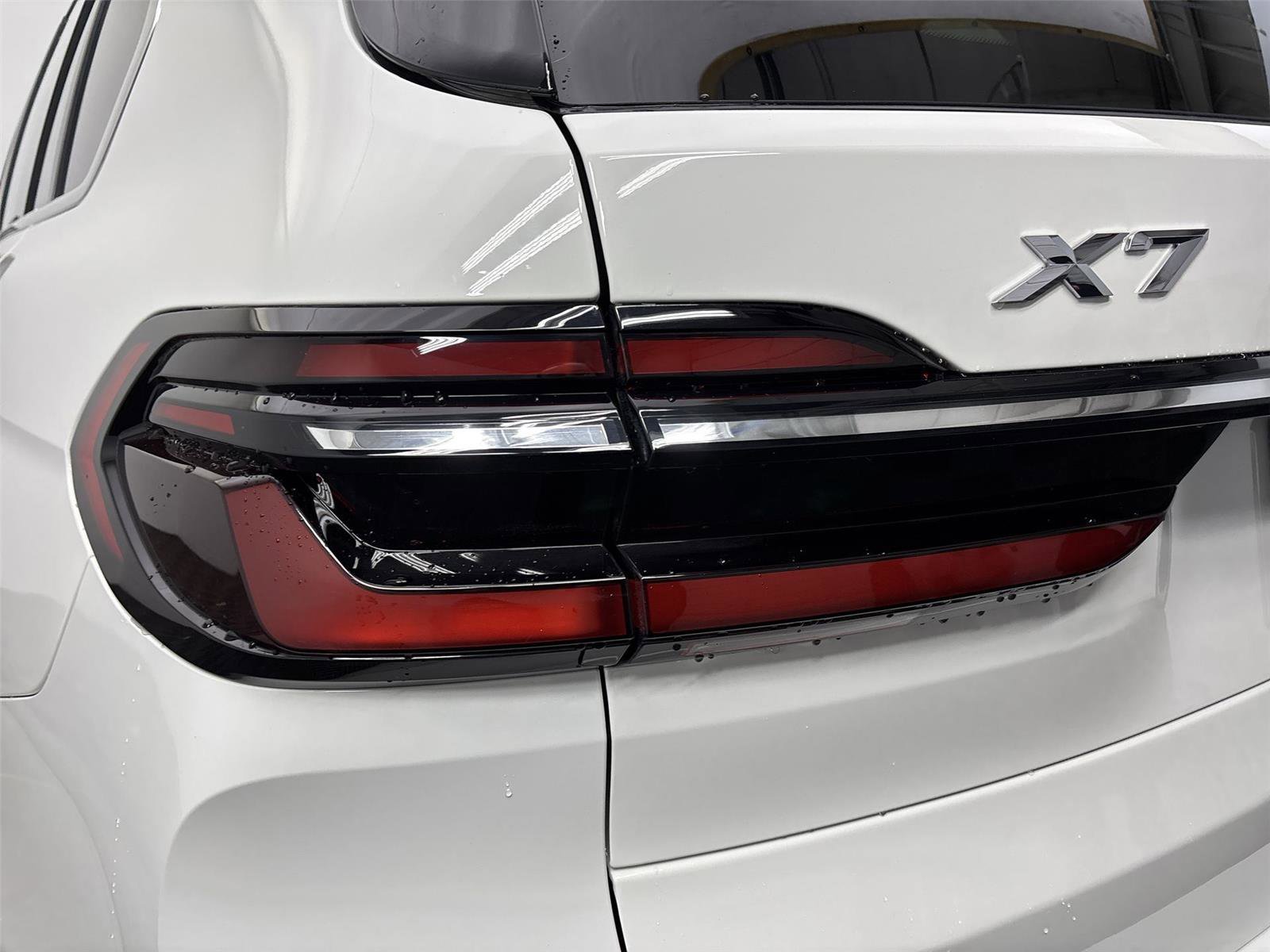 Used 2024 BMW X7 xDrive40i w/ Premium Package AWD/4WD image 19