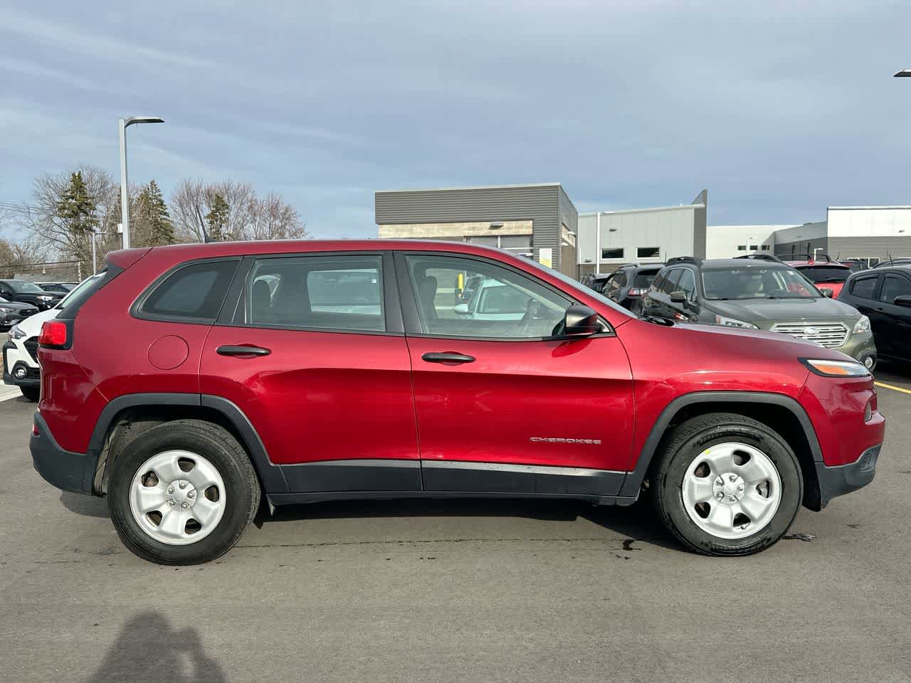 Used 2017 Jeep Cherokee Sport image 14
