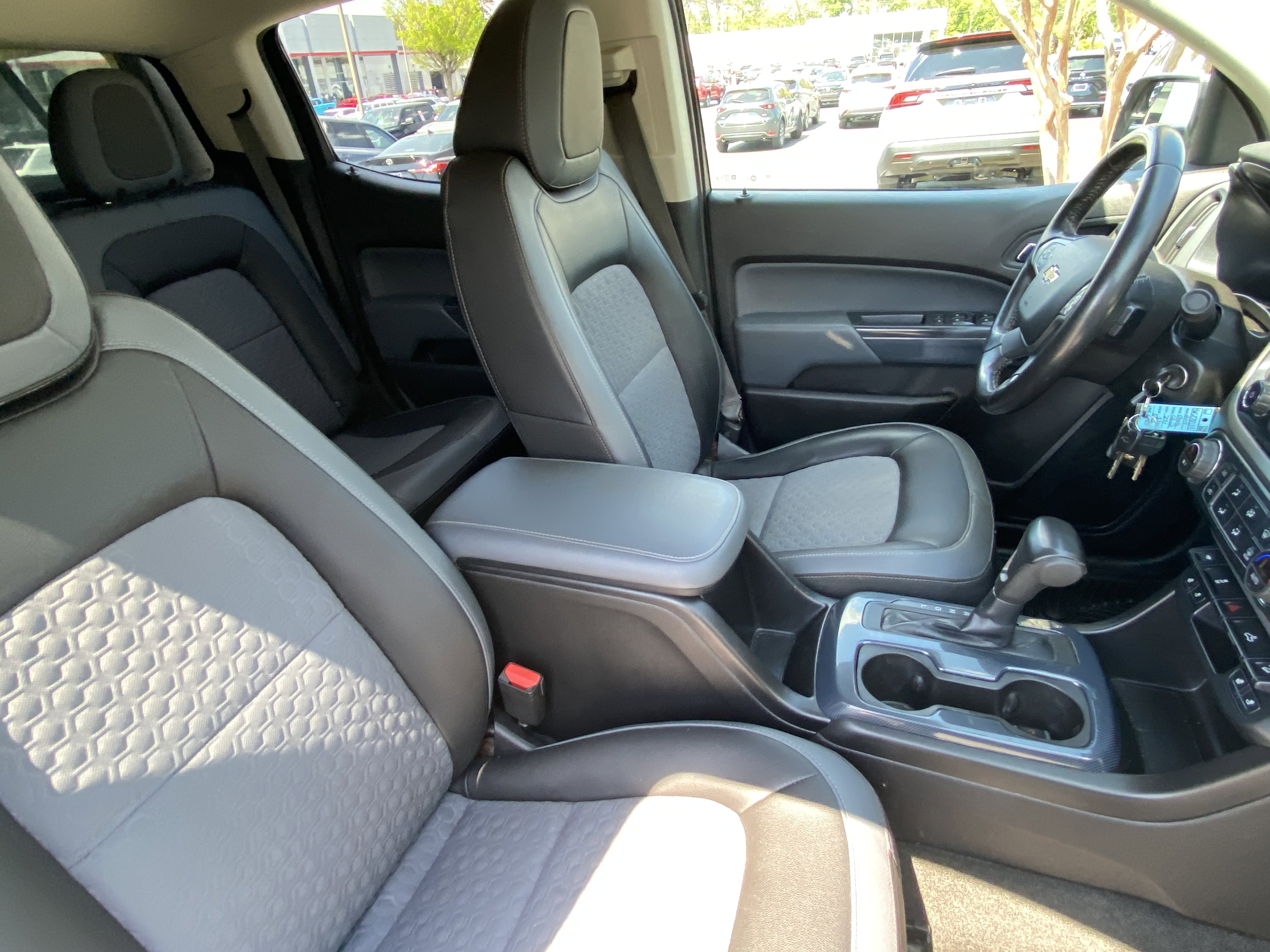 Used 2017 Chevrolet Colorado Z71 AWD/4WD image 20